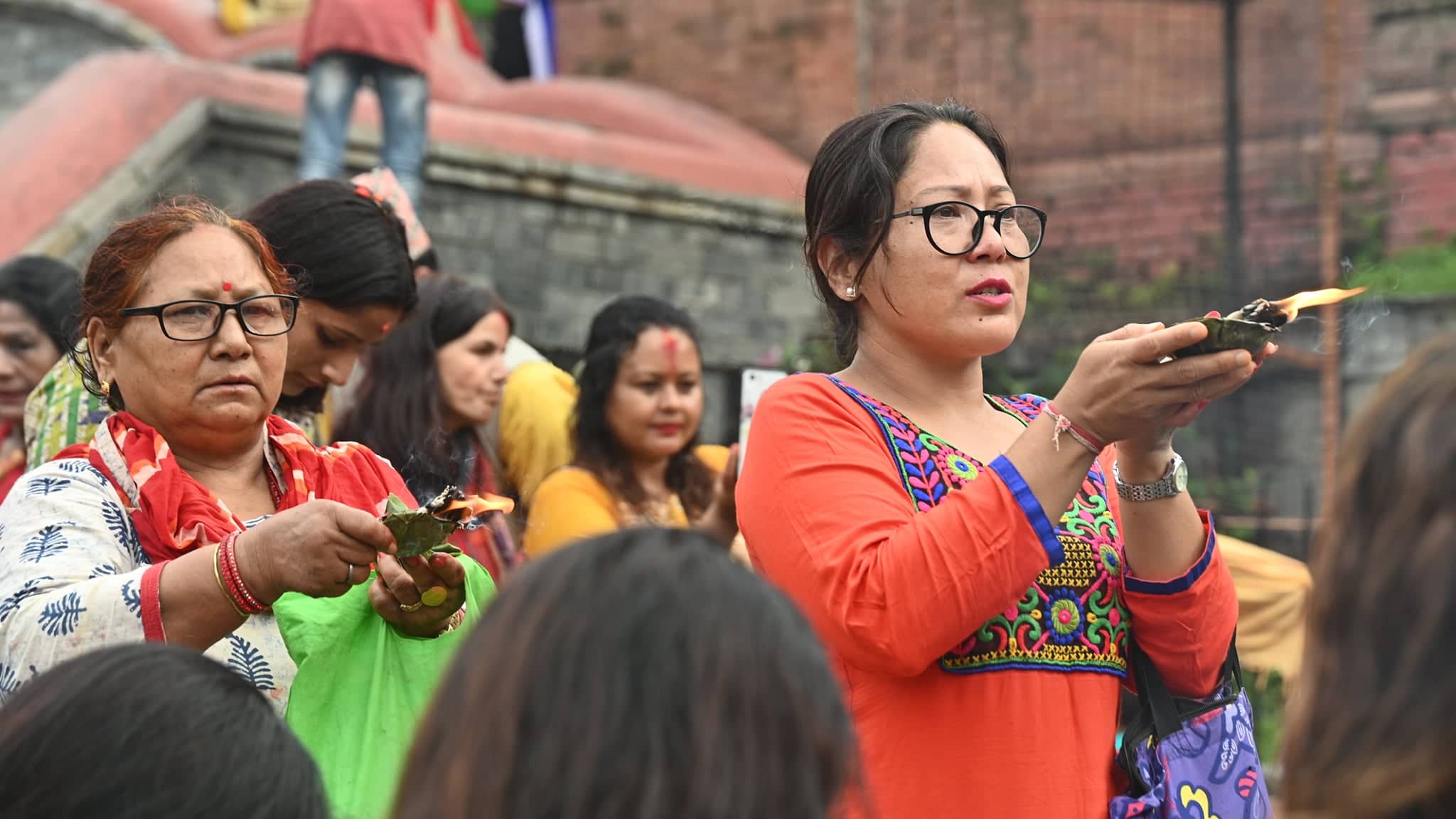 साउने साेमबार: पशुपतिमा दर्शनार्थीकाे घुइँचाे (तस्वीरहरू)